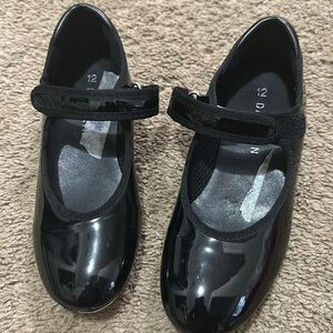Danskin Girls’ Tap Shoes Black Size 12